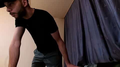 Snapshot of henryaxe chatting on December 29, 2024, 11:40 am HenryAxe online show from December 29, 2024, 11:40 am