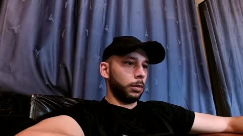 Snapshot of henryaxe chatting on December 29, 2024, 2:42 pm HenryAxe online show from December 29, 2024, 2:42 pm