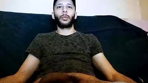 Snapshot of henryaxe chatting on February 6, 2025, 3:06 am HenryAxe online show from February 6, 2025, 3:06 am