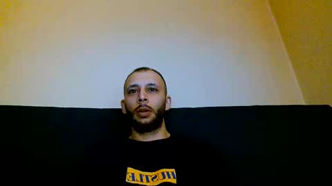 Snapshot of henryaxe chatting on February 14, 2025, 11:09 pm HenryAxe online show from February 14, 2025, 11:09 pm