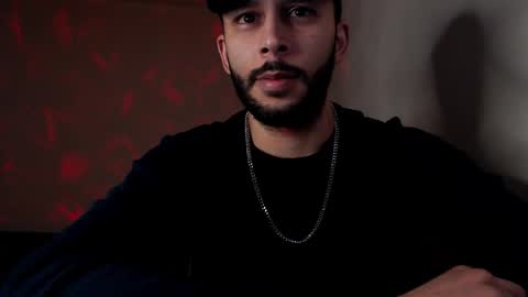 Snapshot of henryaxe chatting on October 2, 2025, 6:48 pm HenryAxe online show from October 2, 2025, 6:48 pm