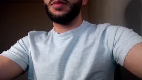 Snapshot of henryaxe chatting on October 14, 2025, 9:26 pm HenryAxe online show from October 14, 2025, 9:26 pm