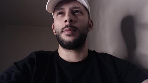 Snapshot of henryaxe chatting on November 11, 2025, 2:00 am HenryAxe online show from November 11, 2025, 2:00 am