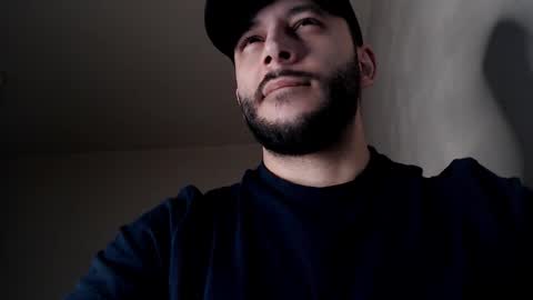 Snapshot of henryaxe chatting on February 5, 2026, 8:35 pm HenryAxe online show from February 5, 2026, 8:35 pm