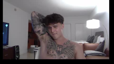 Snapshot of henrydesanti chatting on September 12, 2025, 12:22 am henrydesanti online show from September 12, 2025, 12:22 am