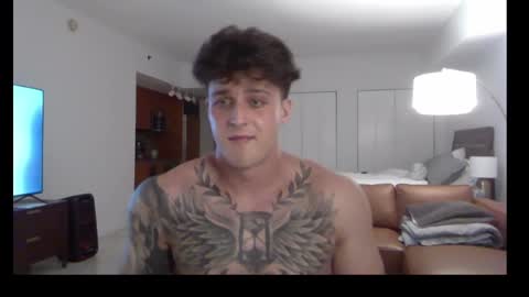 Snapshot of henrydesanti chatting on September 16, 2025, 11:17 pm henrydesanti online show from September 16, 2025, 11:17 pm