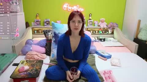 Snapshot of heraluna_ chatting on February 17, 2026, 10:05 pm HeraLuna online show from February 17, 2026, 10:05 pm