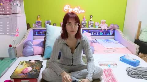 Snapshot of heraluna_ chatting on March 2, 2026, 9:43 pm HeraLuna online show from March 2, 2026, 9:43 pm