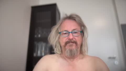 Snapshot of herbiebaby chatting on December 17, 2024, 10:34 am herbiebaby online show from December 17, 2024, 10:34 am