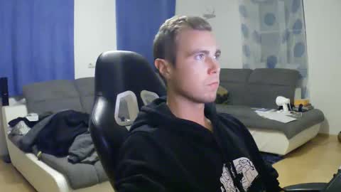 John Pearl online show from October 23, 2025, 7:01 pm