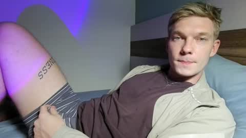 Snapshot of hercules__ chatting on June 19, 2026, 7:06 pm Gregblonde Alextattoo online show from June 19, 2026, 7:06 pm