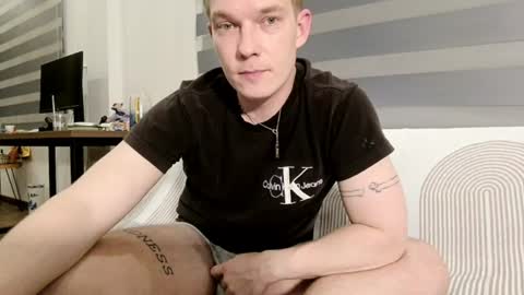 Snapshot of hercules__ chatting on June 23, 2026, 3:32 pm Gregblonde Alextattoo online show from June 23, 2026, 3:32 pm