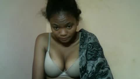herisse01 online show from May 15, 2026, 11:45 pm