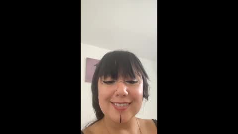 hermaioni77 online show from May 6, 2026, 9:31 pm