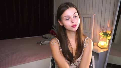 Nicole online show from April 16, 2026, 9:39 pm