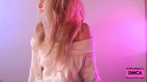 Snapshot of herr0yalhighness chatting on February 17, 2026, 9:10 pm Holly online show from February 17, 2026, 9:10 pm