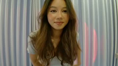 Snapshot of hersheys_aran chatting on June 15, 2026, 7:43 am Aran online show from June 15, 2026, 7:43 am