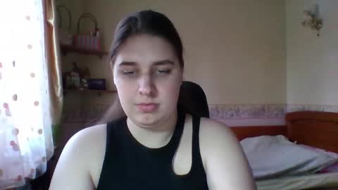 hess_luna_ online show from March 3, 2026, 10:10 am