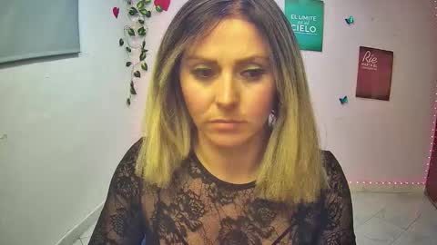 Snapshot of hestesiaxx chatting on February 3, 2026, 2:53 am Hestesiaxx online show from February 3, 2026, 2:53 am