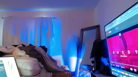 Snapshot of hevin69 chatting on December 21, 2025, 3:19 pm hevin69 online show from December 21, 2025, 3:19 pm