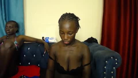 Snapshot of hevyn_sweetness chatting on November 26, 2025, 4:30 pm Hevyn online show from November 26, 2025, 4:30 pm