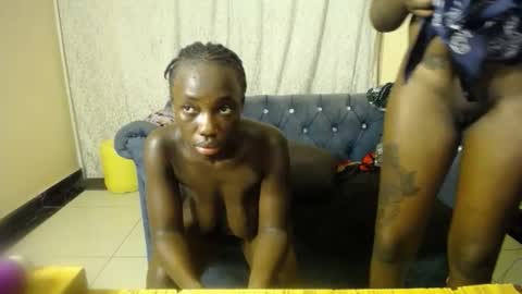 Snapshot of hevyn_sweetness chatting on December 1, 2025, 7:41 pm Hevyn online show from December 1, 2025, 7:41 pm