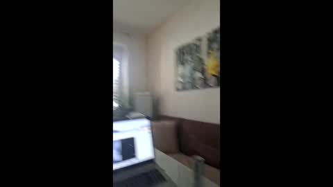 Snapshot of hexe40002 chatting on April 15, 2026, 11:17 am lara online show from April 15, 2026, 11:17 am