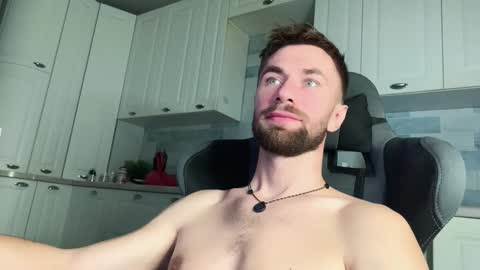 Snapshot of hey_arnold chatting on November 16, 2025, 9:20 pm Arnold online show from November 16, 2025, 9:20 pm