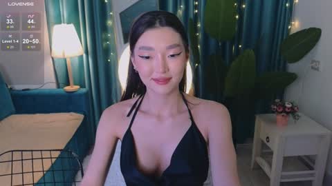 Snapshot of hey_herbal chatting on February 6, 2025, 3:31 pm Audrey online show from February 6, 2025, 3:31 pm