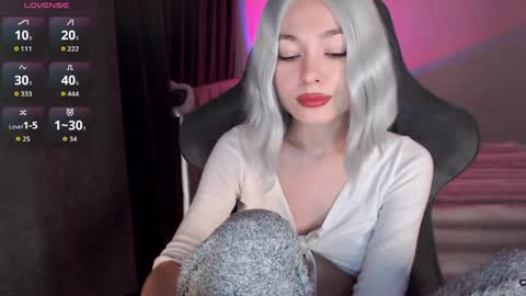  Nora  online show from April 15, 2026, 2:07 am