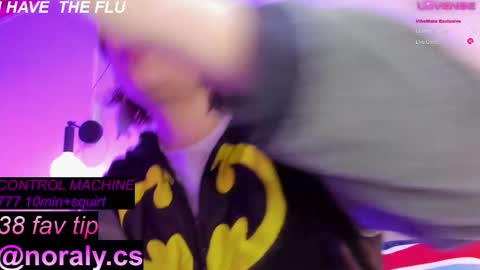 Noraly  online show from November 14, 2025, 4:44 am