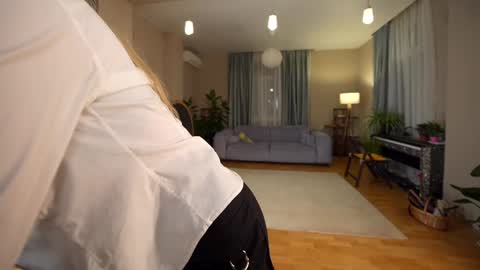 Snapshot of heybanan chatting on November 9, 2025, 3:54 pm Alina online show from November 9, 2025, 3:54 pm