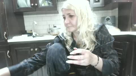 Snapshot of heyheygrey chatting on June 15, 2026, 2:52 pm Heyheygrey online show from June 15, 2026, 2:52 pm