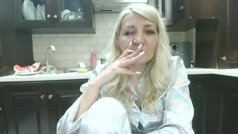 Snapshot of heyheygrey chatting on June 20, 2026, 8:33 pm Heyheygrey online show from June 20, 2026, 8:33 pm