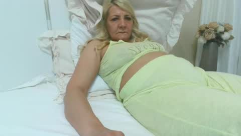 Snapshot of heyheygrey chatting on July 6, 2026, 3:25 pm Heyheygrey online show from July 6, 2026, 3:25 pm
