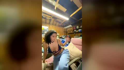 heyitsgigi online show from June 17, 2026, 2:25 am
