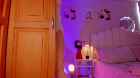 Snapshot of heymartina chatting on February 24, 2026, 2:26 pm Martina Ricci Show schedule Monday to Friday 8am colombia time I work some weekends online show from February 24, 2026, 2:26 pm