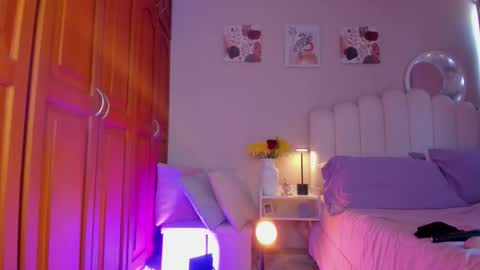 Snapshot of heymartina chatting on March 9, 2026, 3:05 pm Martina Ricci Show schedule Monday to Friday 8am colombia time I work some weekends online show from March 9, 2026, 3:05 pm