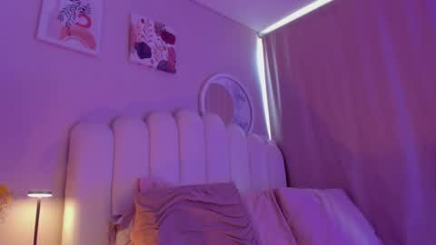 Snapshot of heymartina chatting on March 26, 2026, 4:12 pm Martina Ricci Show schedule Monday to Friday 8am colombia time I work some weekends online show from March 26, 2026, 4:12 pm