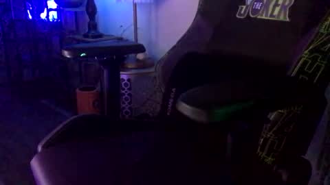 Snapshot of heynicole01 chatting on December 2, 2024, 11:34 am FlexieFae online show from December 2, 2024, 11:34 am