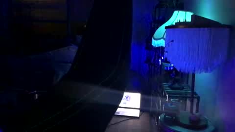 Snapshot of heynicole01 chatting on December 4, 2024, 12:03 pm FlexieFae online show from December 4, 2024, 12:03 pm