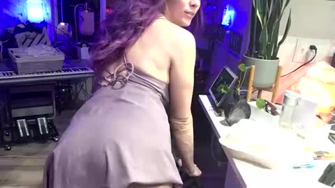 Snapshot of heynicole01 chatting on January 17, 2025, 3:34 am FlexieFae online show from January 17, 2025, 3:34 am