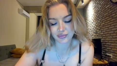 Snapshot of hi_lina chatting on June 26, 2026, 2:38 am Hi lina online show from June 26, 2026, 2:38 am