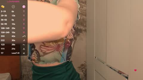 Hiaru online show from November 23, 2025, 5:51 am