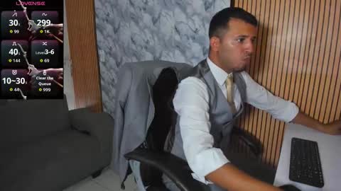 George online show from November 18, 2025, 9:41 pm