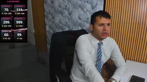 Snapshot of hiddenoffice chatting on December 19, 2025, 11:06 am George online show from December 19, 2025, 11:06 am