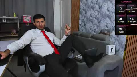 Snapshot of hiddenoffice chatting on February 6, 2026, 6:51 am George online show from February 6, 2026, 6:51 am