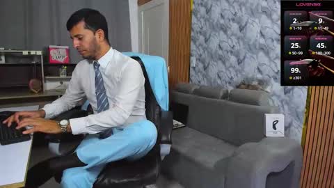 Snapshot of hiddenoffice chatting on February 7, 2026, 6:06 am George online show from February 7, 2026, 6:06 am