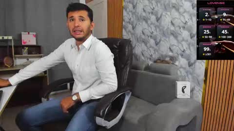 Snapshot of hiddenoffice chatting on February 8, 2026, 4:27 am George online show from February 8, 2026, 4:27 am