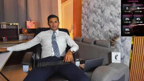 Snapshot of hiddenoffice chatting on February 11, 2026, 4:39 am George online show from February 11, 2026, 4:39 am